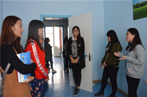 77779193永利组织2016级新生参观老员工心理健康辅导中心