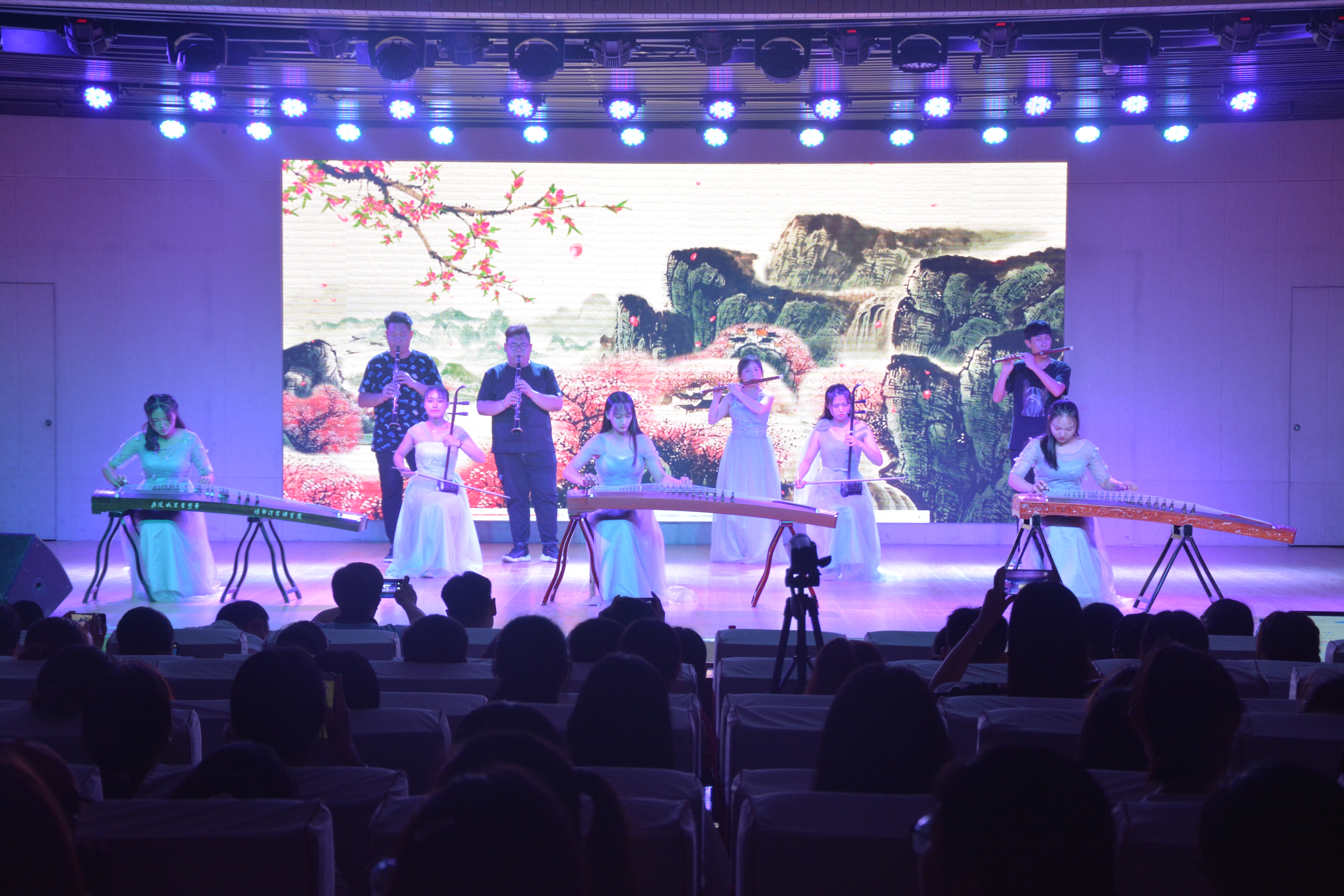 77779193永利成功举办2019届优秀毕业生颁奖典礼暨欢送毕业生晚会