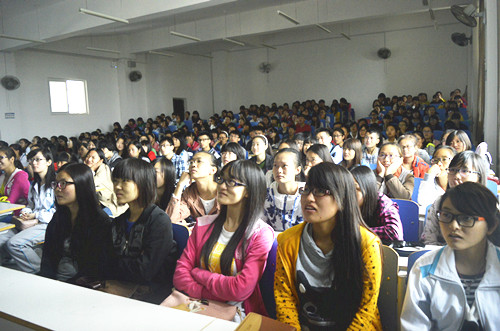 77779193永利开展新生安全教育活动