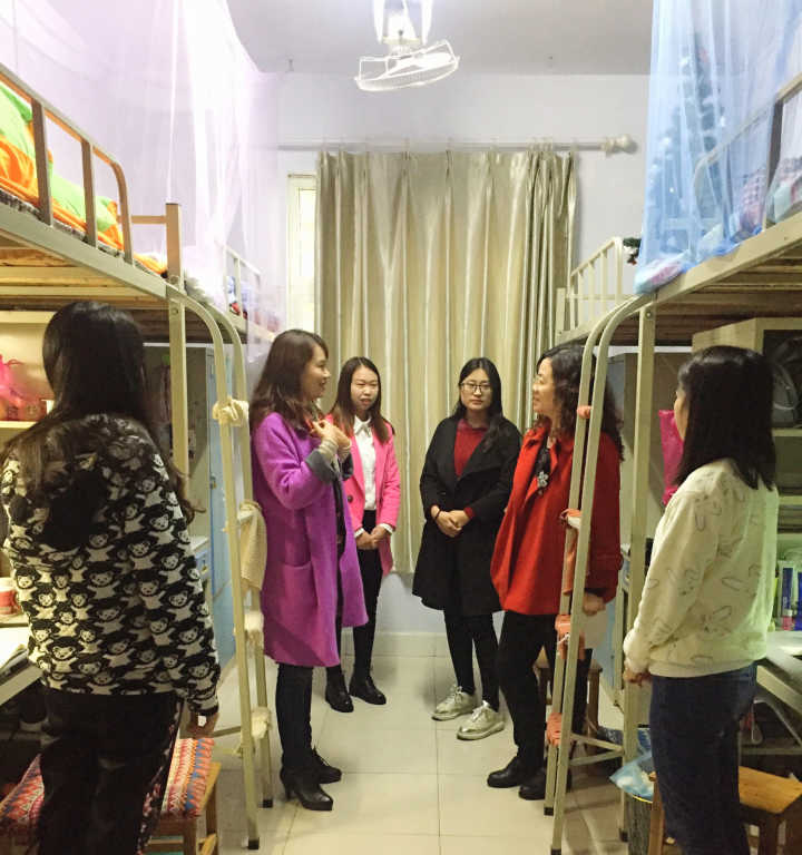 77779193永利领导走访研究生宿舍