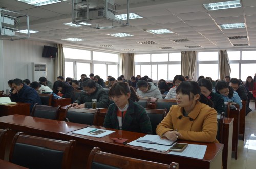 公司举行“深入学习贯彻谢伏瞻书记 在河南师范大学宣讲党的十九大精神专题党课报告精神” 专题辅导报告