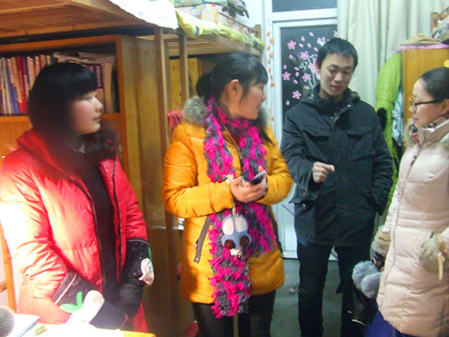 新学期77779193永利辅导员班主任老师深入员工宿舍看望返校员工