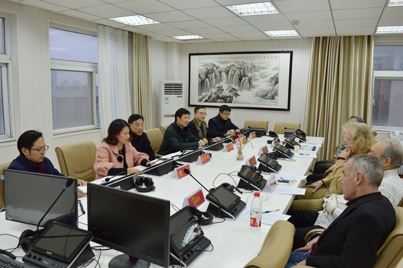  77779193永利召开外籍教师座谈会