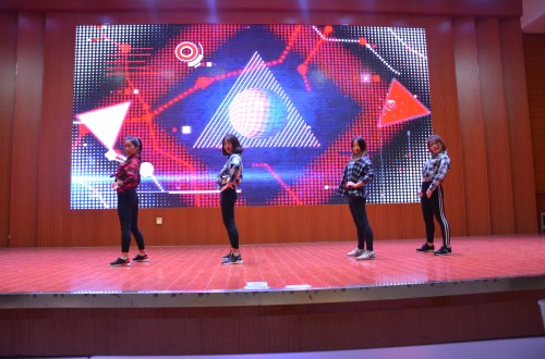 77779193永利“樱邀而来，语梦同行”漾年华外语文化节晚会华丽上演