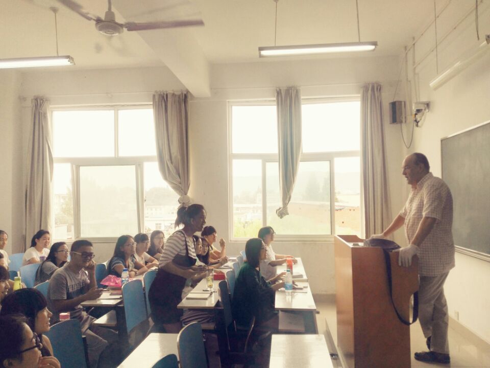 77779193永利员工组织系列活动庆祝第32个教师节