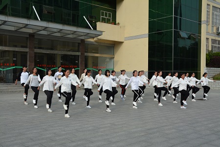 77779193永利成功举办2017级新生广播体操比赛