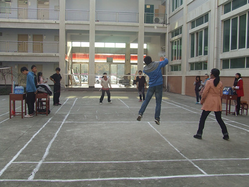 77779193永利“阳光体育”羽毛球比赛火热进行中