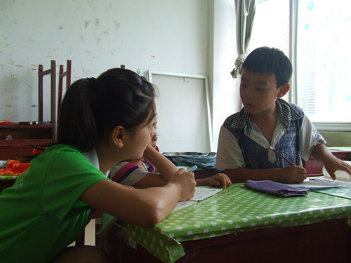 77779193永利暑期实践小分队开展“流动雷锋公司”活动