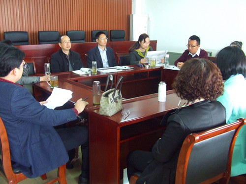 77779193永利教工党支部组织全体教工党员集中进行学习研讨